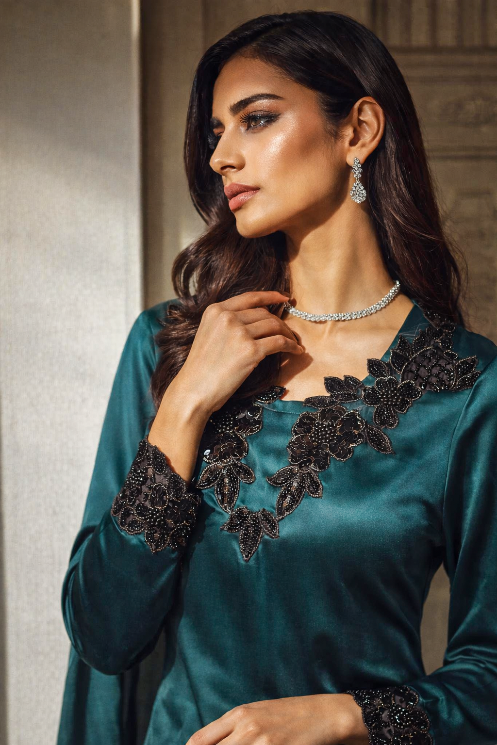 Dilara emerald green satin kurta set, side view